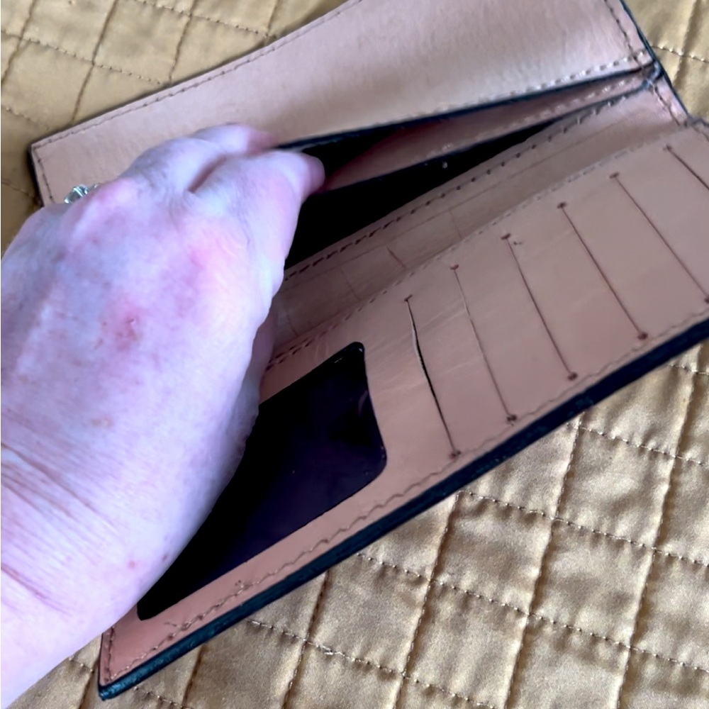 New Hand Made Tooled Leather Wallet with Floral Design - Picture 11 of 12